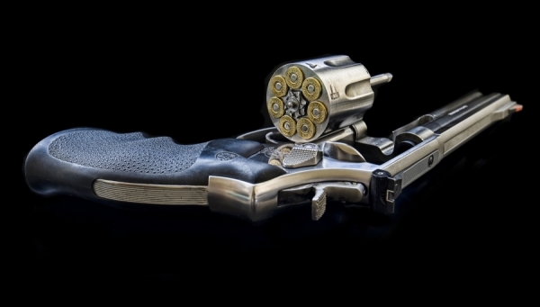 Photograph Massimo Dallaglio Smith Wesson 357 Magnum on One Eyeland